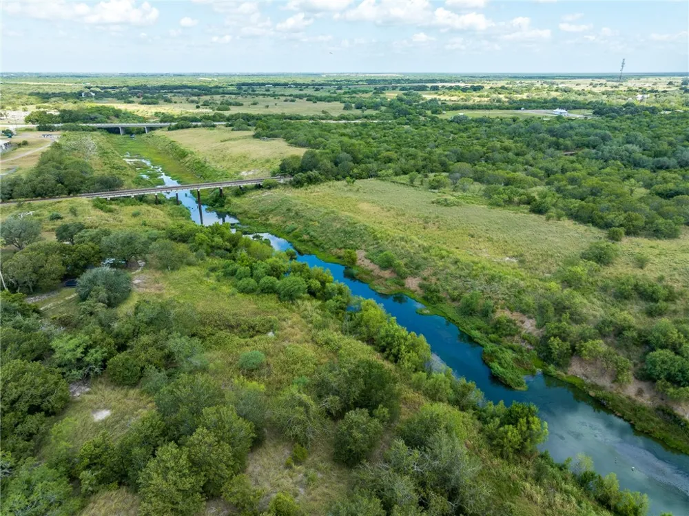 643 Pirate Boulevard Sinton, TX 78387