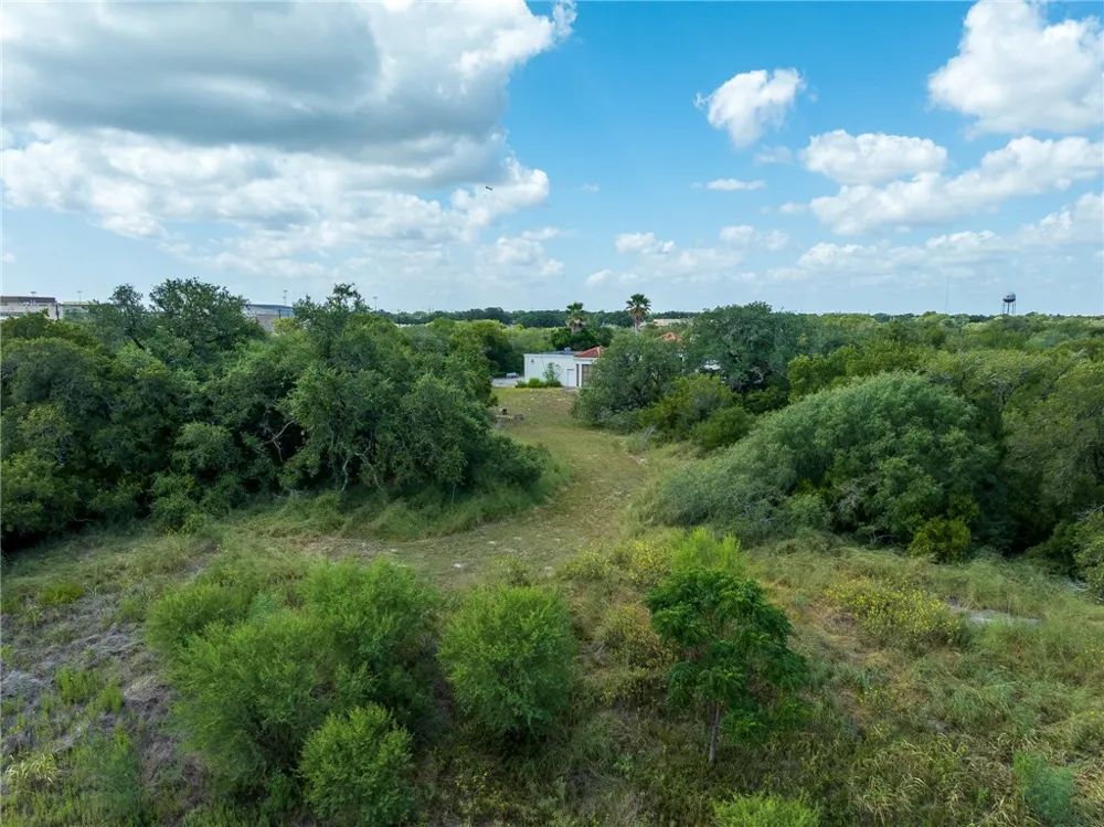 643 Pirate Boulevard Sinton, TX 78387