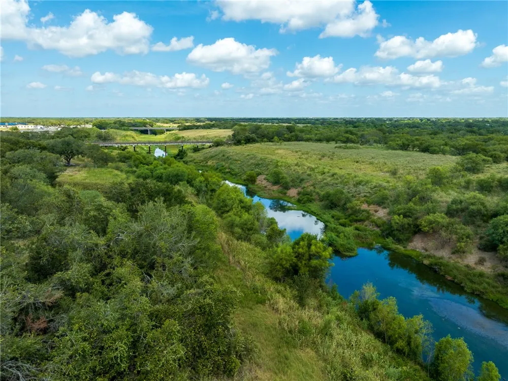 643 Pirate Boulevard Sinton, TX 78387