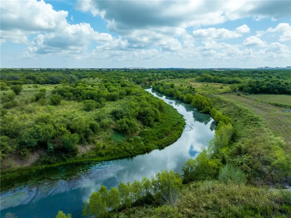 643 Pirate Boulevard Sinton, TX 78387