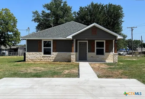 709 W Evans