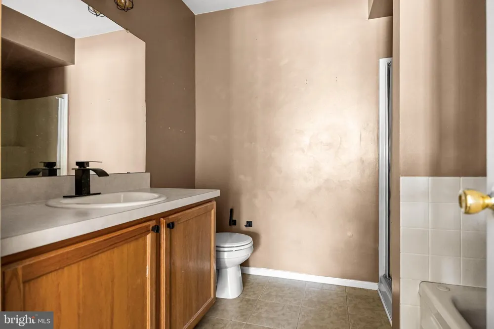 5801 RIVERFRONT DRIVE Palmyra, NJ 08065