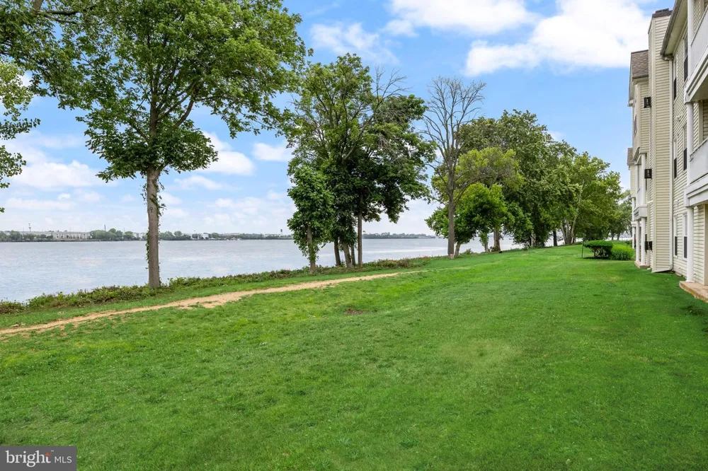 5801 RIVERFRONT DRIVE Palmyra, NJ 08065