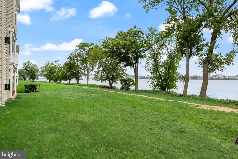 5801 RIVERFRONT DRIVE Palmyra, NJ 08065