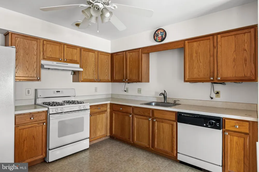 5801 RIVERFRONT DRIVE Palmyra, NJ 08065