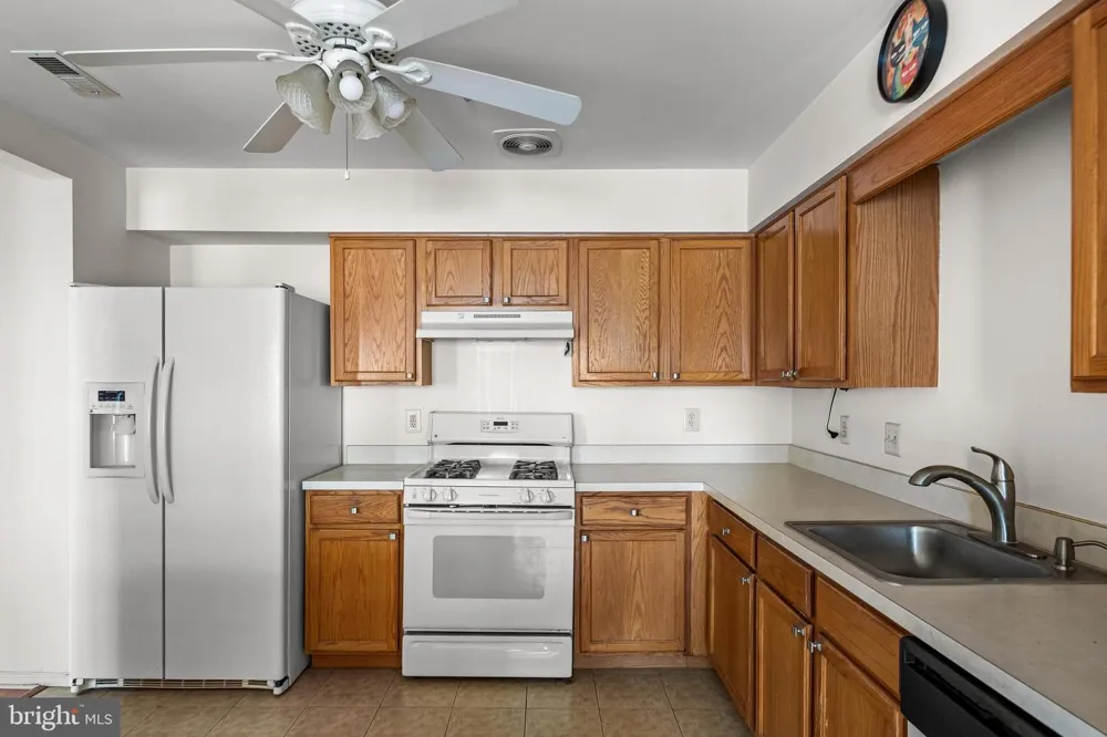 5801 RIVERFRONT DRIVE Palmyra, NJ 08065