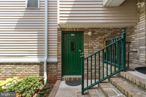 122 RIP VAN DAM COURT