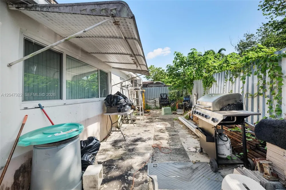 5800 SW 20th St Miami, FL 33155