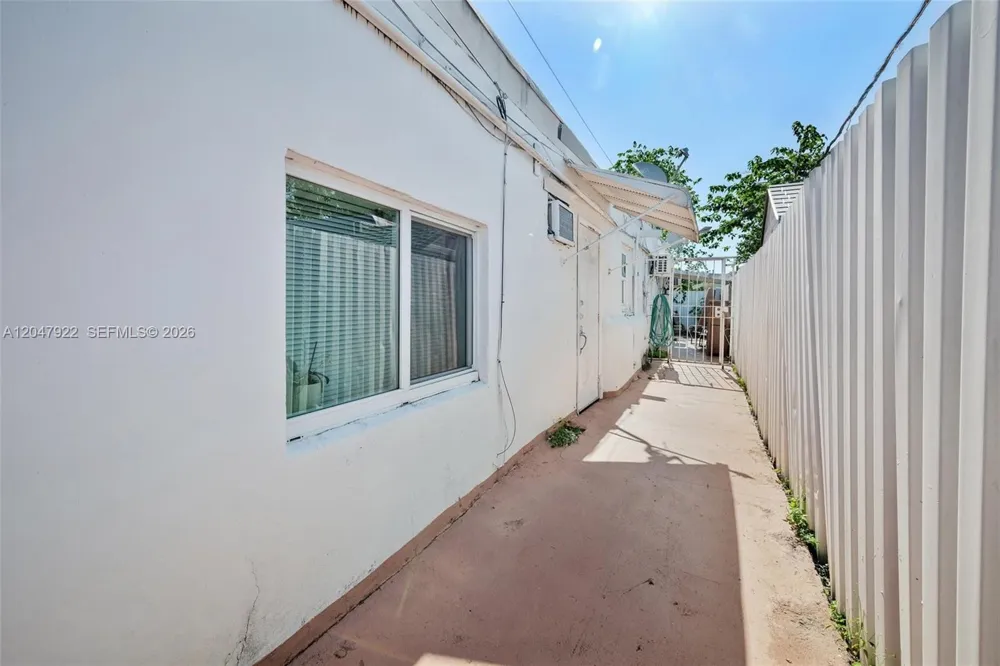 5800 SW 20th St Miami, FL 33155