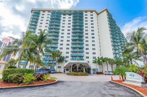 19370 Collins Ave #517