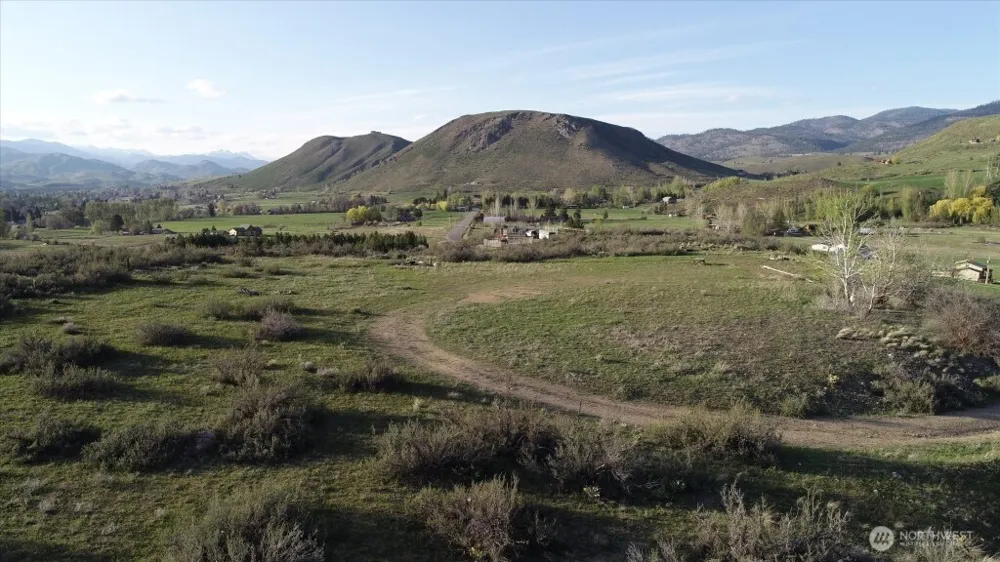 625 A/B Twisp Winthrop Eastside Road Winthrop, WA 98862