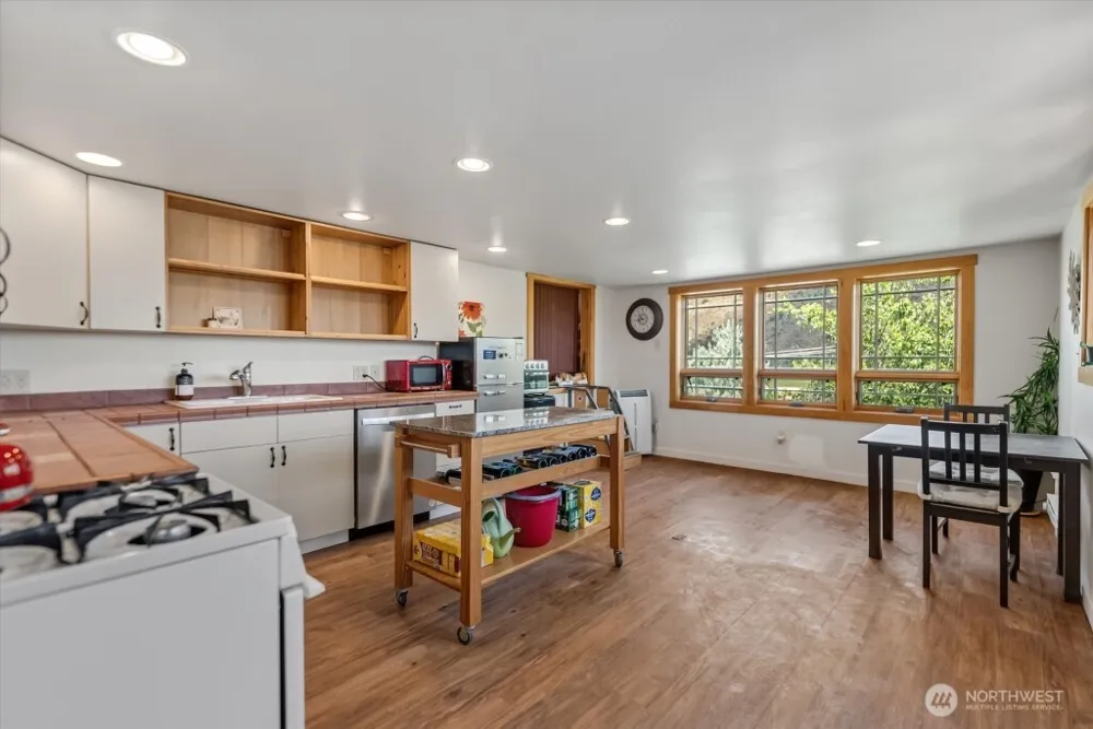 625 A/B Twisp Winthrop Eastside Road Winthrop, WA 98862