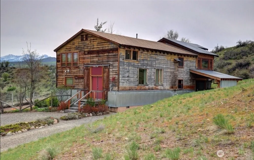 625 A/B Twisp Winthrop Eastside Road Winthrop, WA 98862
