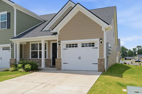 381 Ezra St