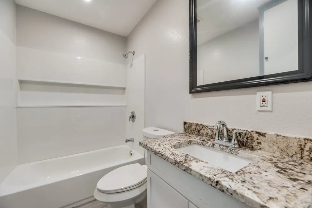 2210 Manor Street Grand Prairie, TX 75050