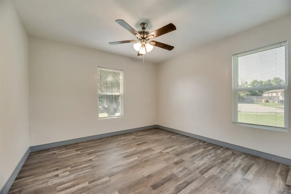 2210 Manor Street Grand Prairie, TX 75050