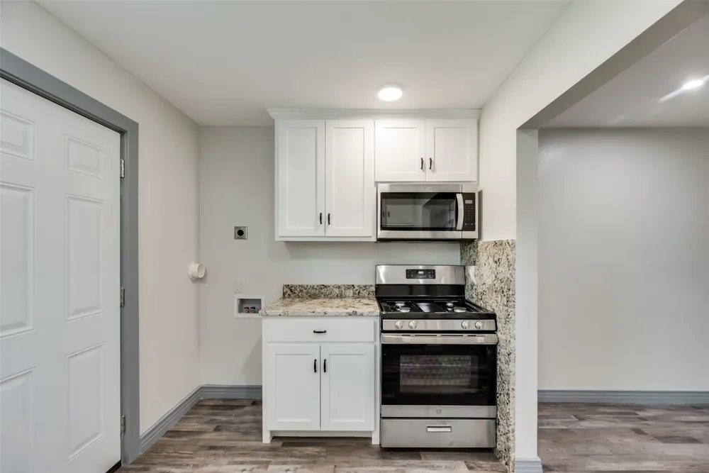 2210 Manor Street Grand Prairie, TX 75050