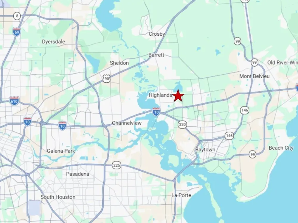 2404 E Wallisville Road Highlands, TX 77562