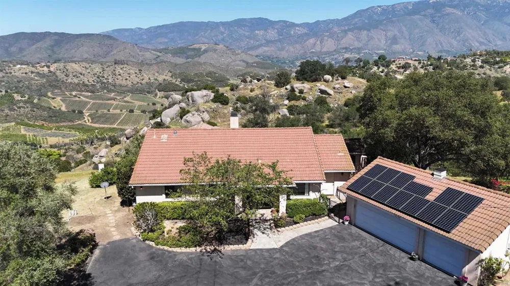 13588 Mcnally Valley Center, CA 92082