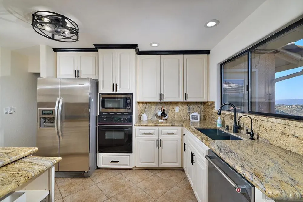 13588 Mcnally Valley Center, CA 92082