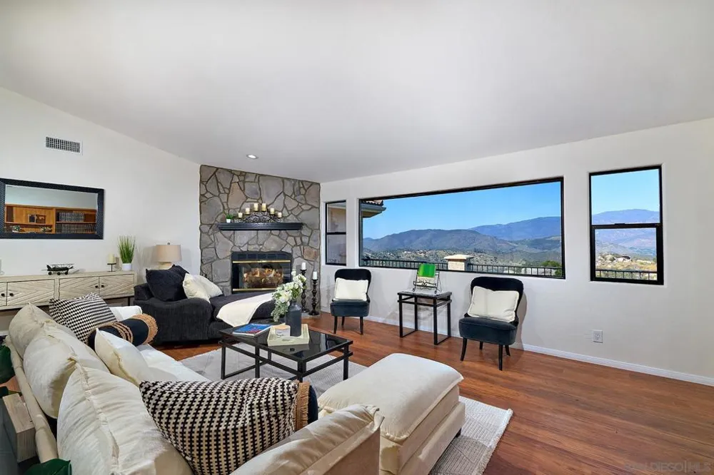 13588 Mcnally Valley Center, CA 92082