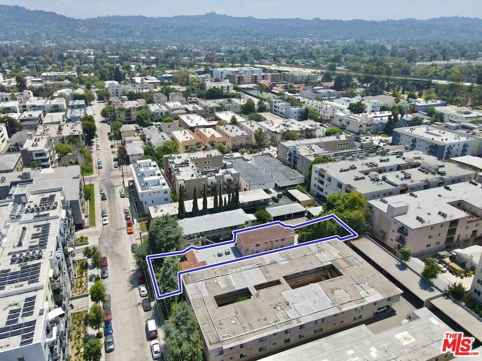 5025 Klump Avenue North Hollywood, CA 91601