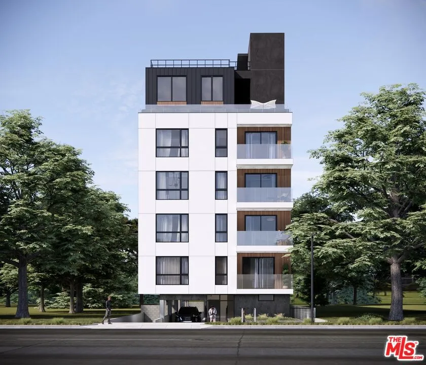 5025 Klump Avenue North Hollywood, CA 91601