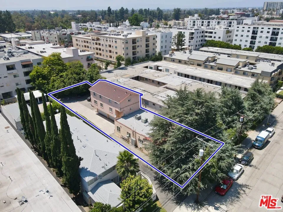 5025 Klump Avenue North Hollywood, CA 91601