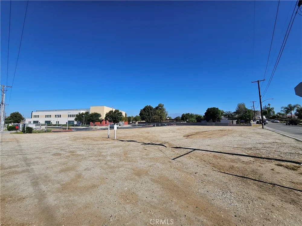 6411 Arlington Riverside, CA 92504