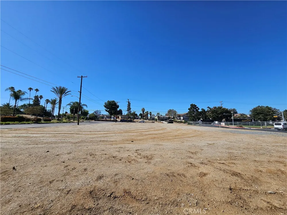 6411 Arlington Riverside, CA 92504