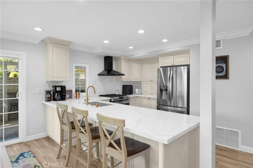 12341 Glacier Los Alamitos, CA 90720