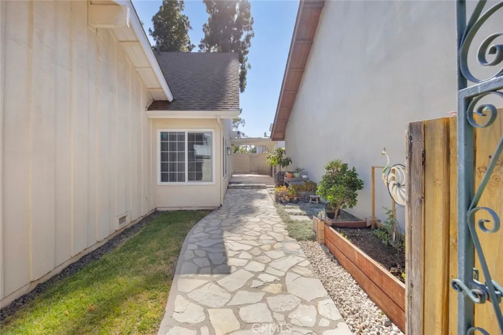 12341 Glacier Los Alamitos, CA 90720
