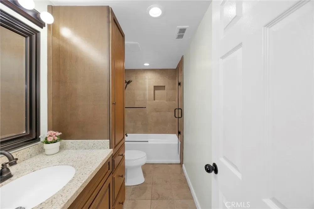 12341 Glacier Los Alamitos, CA 90720