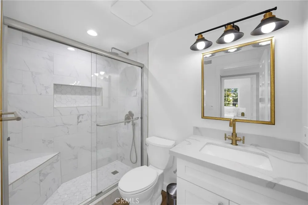 12341 Glacier Los Alamitos, CA 90720