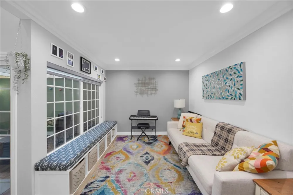 12341 Glacier Los Alamitos, CA 90720