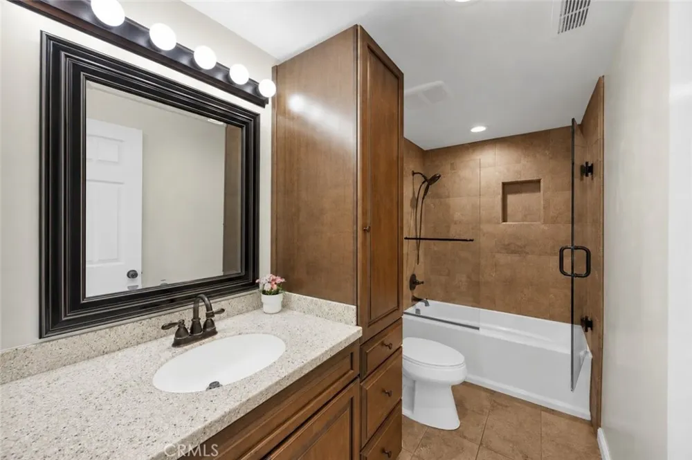 12341 Glacier Los Alamitos, CA 90720