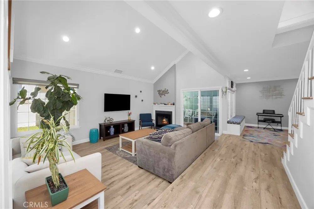 12341 Glacier Los Alamitos, CA 90720