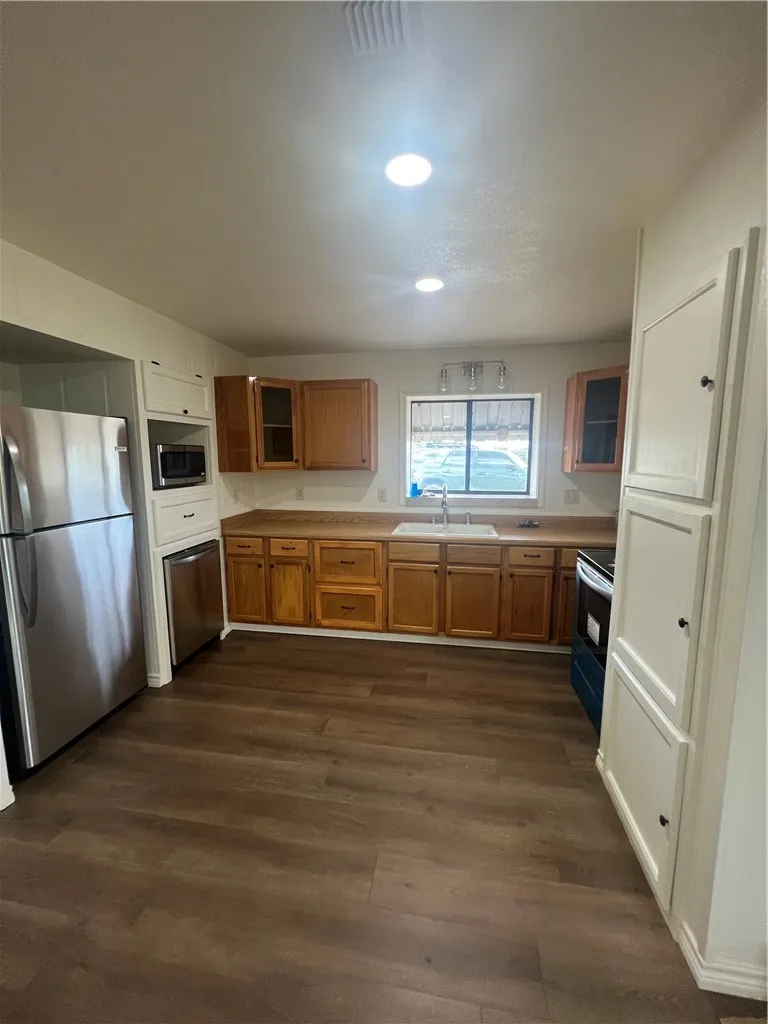 Address Not Shown Three Rivers, TX 78071