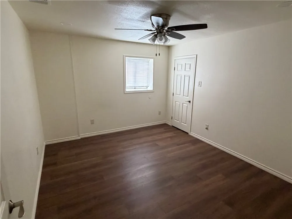 Address Not Shown Three Rivers, TX 78071