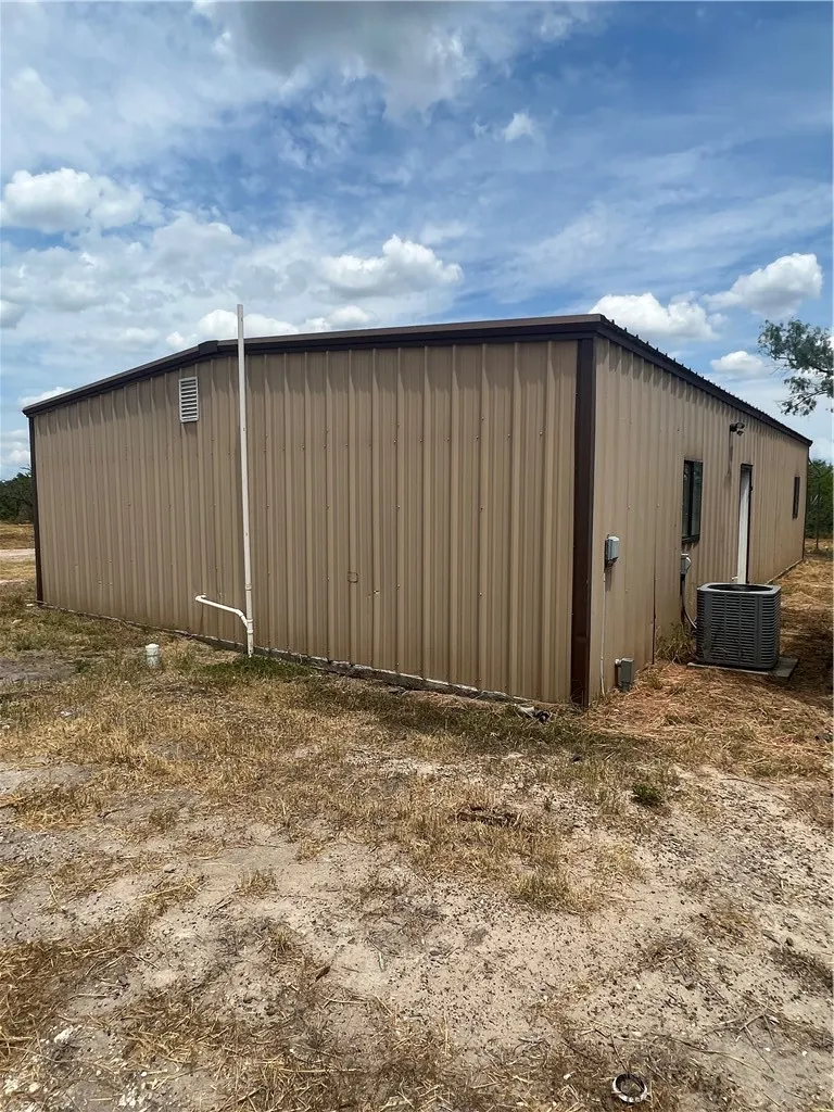 Address Not Shown Three Rivers, TX 78071