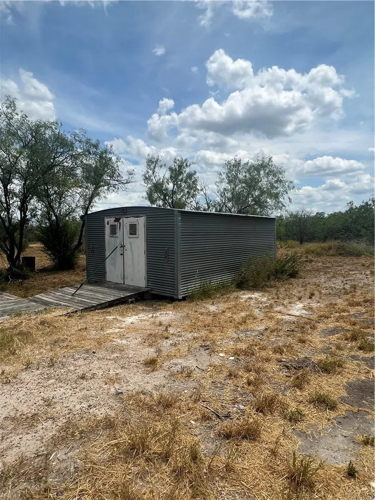 Address Not Shown Three Rivers, TX 78071