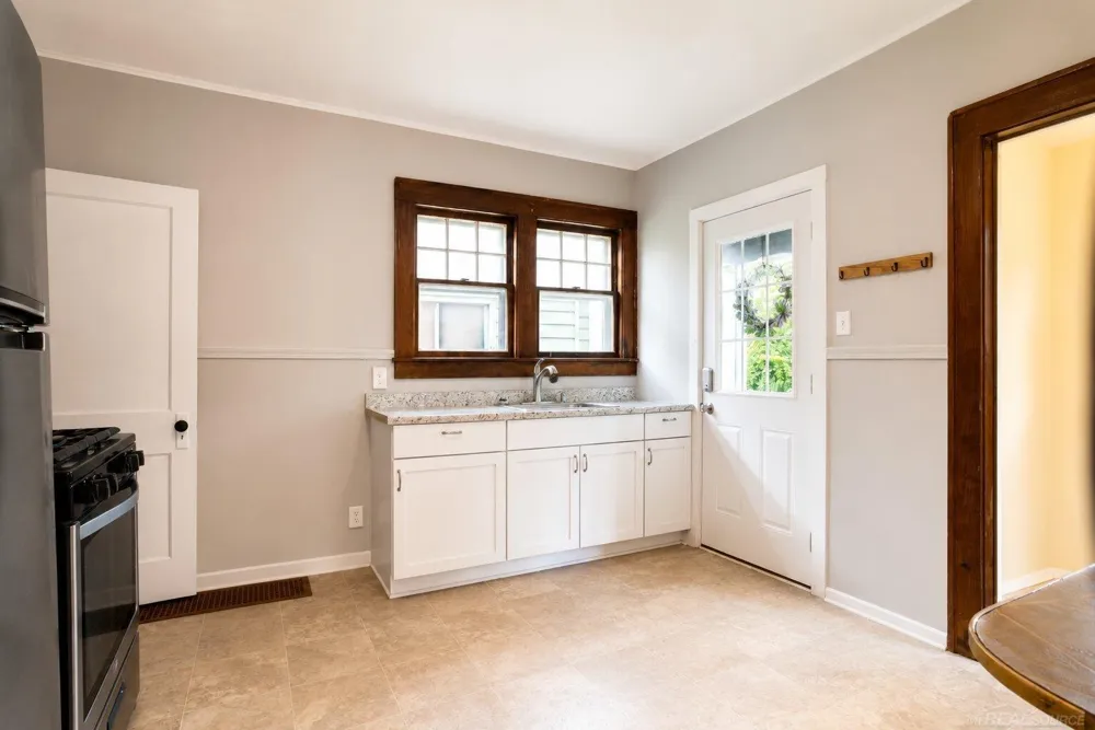 1407 Lapeer Avenue Port Huron City, MI 48060