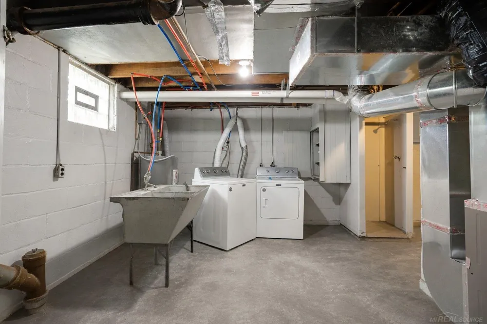 1407 Lapeer Avenue Port Huron City, MI 48060