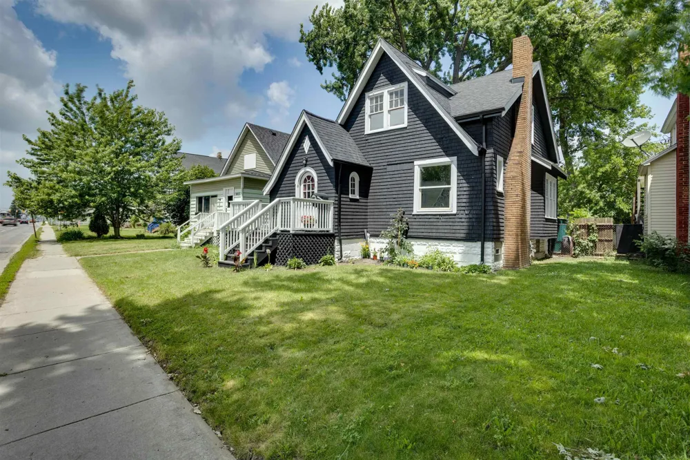 1407 Lapeer Avenue Port Huron City, MI 48060