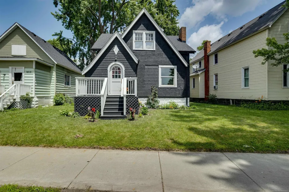 1407 Lapeer Avenue Port Huron City, MI 48060