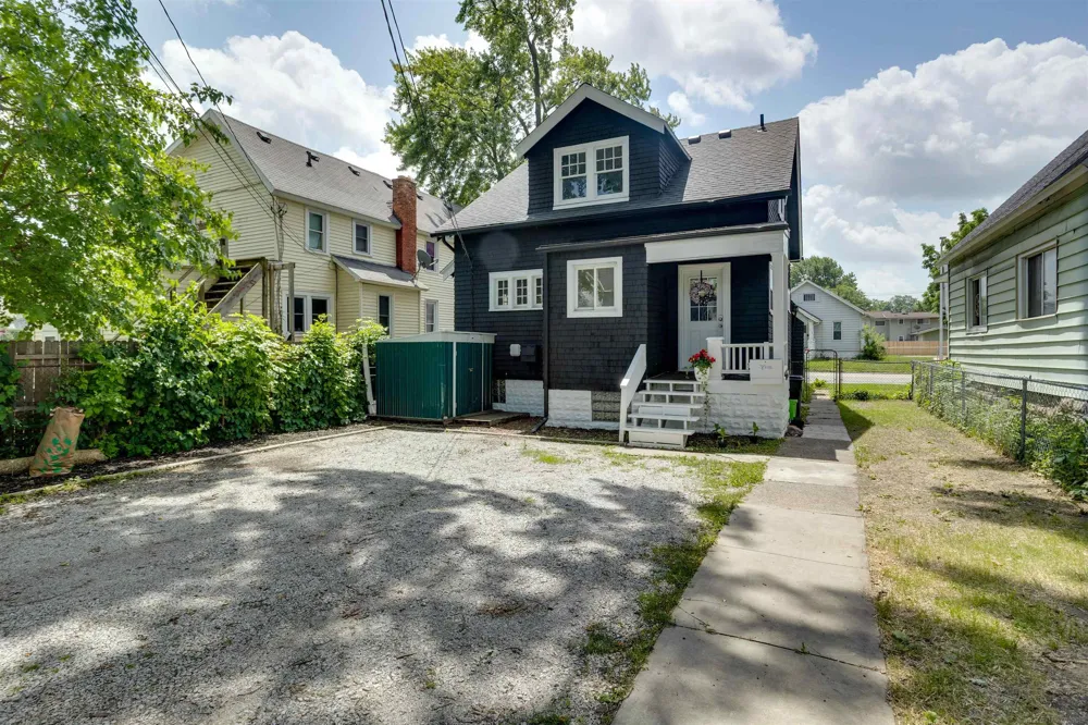 1407 Lapeer Avenue Port Huron City, MI 48060