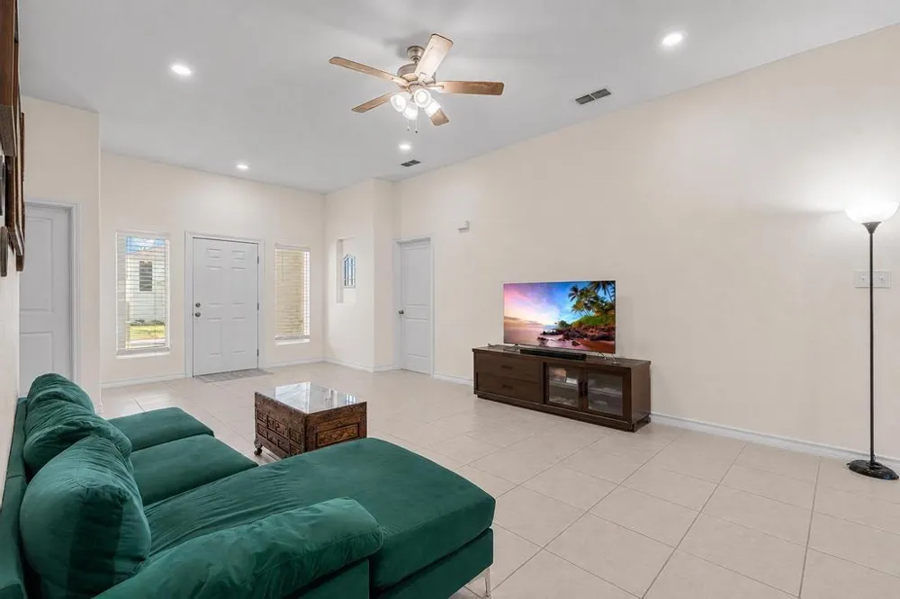 2206 Durazno Court Laredo, TX 78046