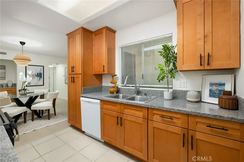 2360 S Diamond Bar #J Diamond Bar, CA 91765