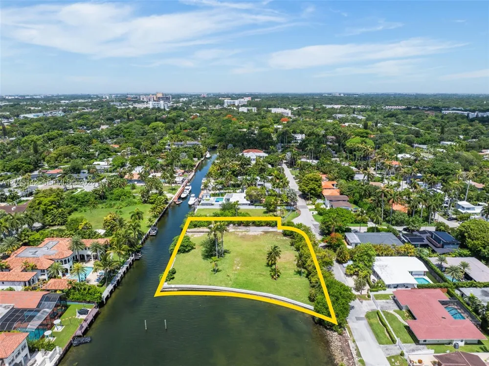 1132 NE 84th St Miami, FL 33138