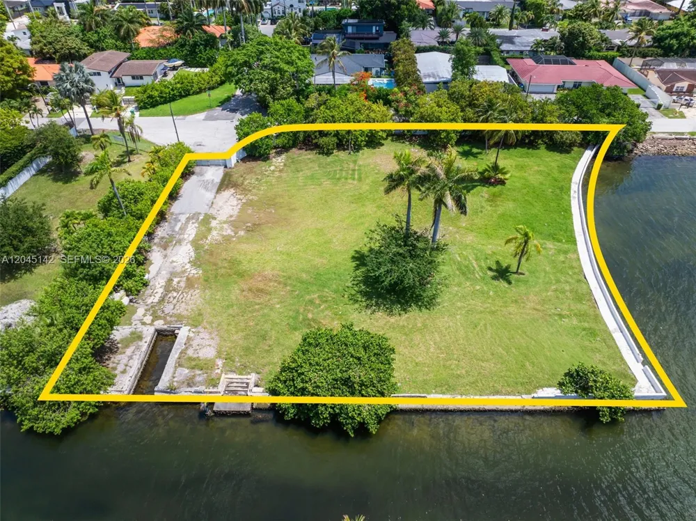 1132 NE 84th St Miami, FL 33138